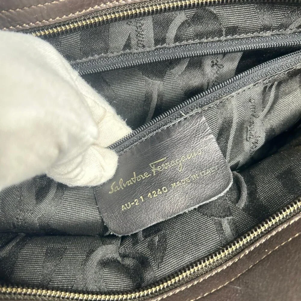 💎✨STUNNING✨💎AUTHENTIC Ferragamo Vara Tote bag